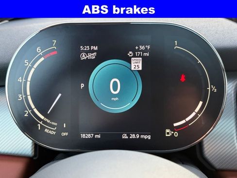 Used 2024 MINI Cooper 4-Door Hardtop image 11