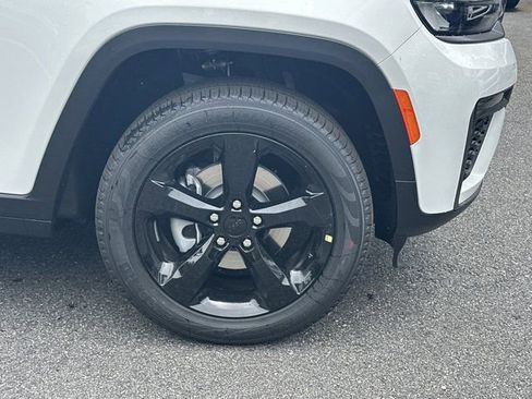 New 2026 Jeep Grand Cherokee Limited AWD/4WD image 12
