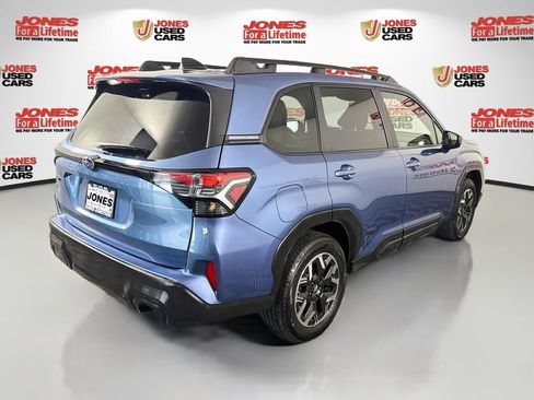 Certified 2025 Subaru Forester Premium AWD/4WD image 16