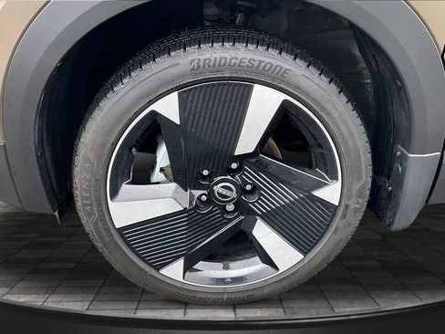 Used 2025 Nissan Kicks SR AWD/4WD image 9