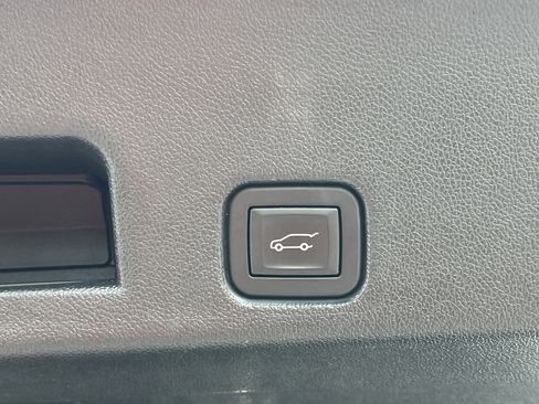 Used 2024 Chevrolet Traverse LT AWD/4WD image 27