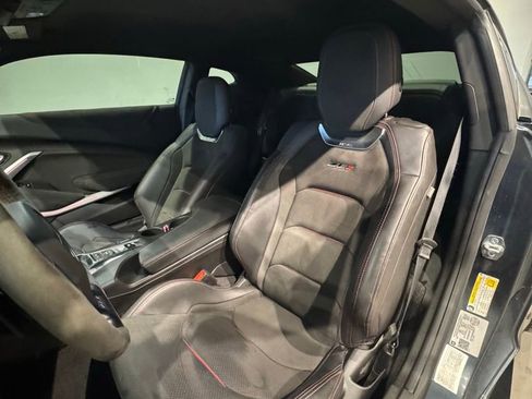 Used 2021 Chevrolet Camaro ZL1 RWD image 12