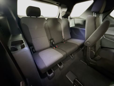 Used 2023 Chevrolet Traverse LT FWD image 43