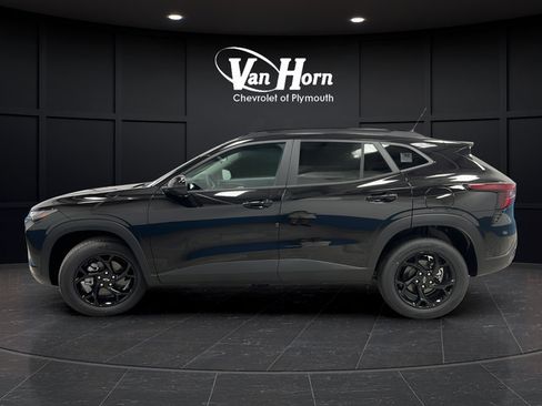 New 2026 Chevrolet Trax LT w/ Midnight Edition FWD image 4