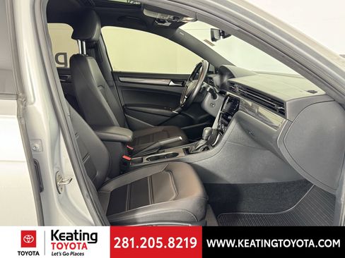 Used 2021 Volkswagen Passat 2.0T R-Line image 21