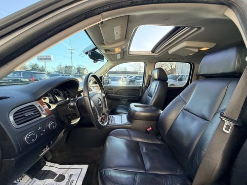 Used 2009 Chevrolet Suburban LTZ image 33