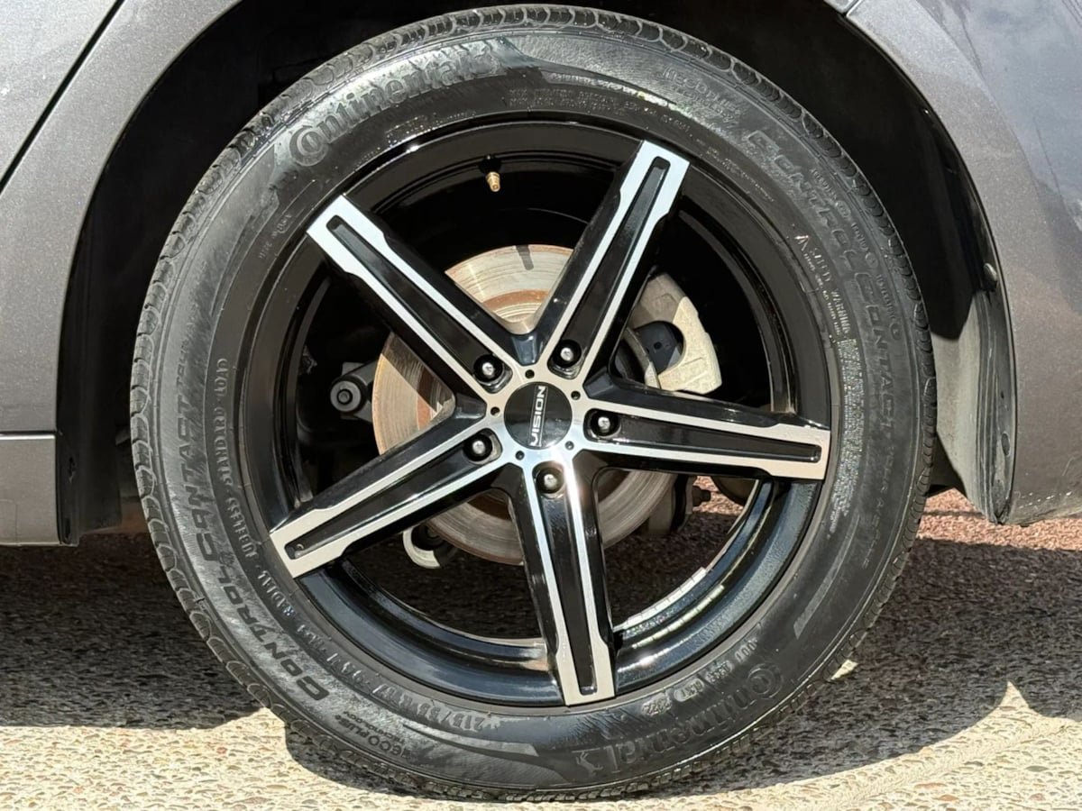 Used 2011 Chevrolet Malibu LT FWD image 28