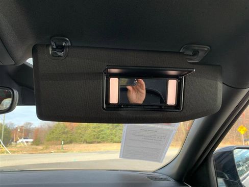 Used 2023 Jeep Grand Cherokee L Laredo image 33