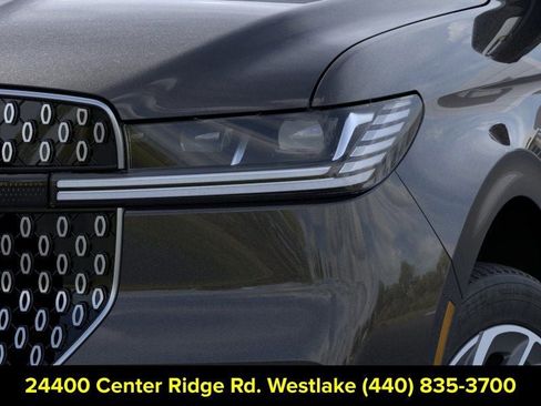 New 2026 Lincoln Navigator L Reserve AWD/4WD image 16