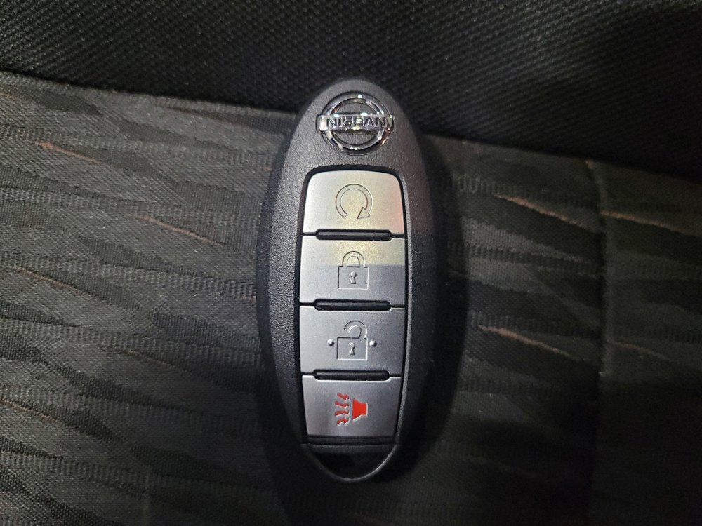 Used 2017 Nissan Rogue SV AWD/4WD image 32