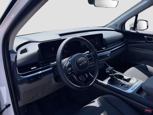 New 2026 Kia Carnival FWD image 9