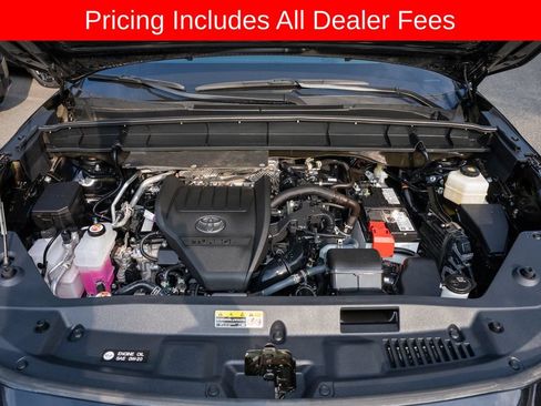 Used 2024 Toyota Highlander Platinum FWD image 23