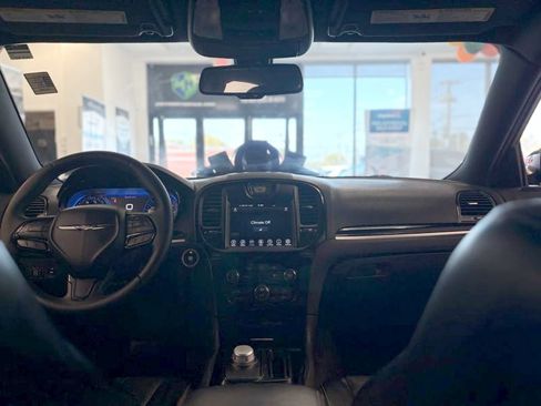 Used 2017 Chrysler 300 S image 13