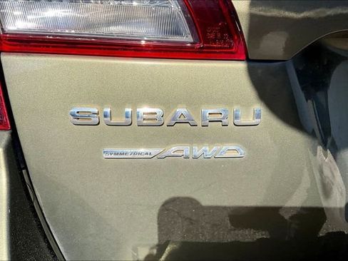 Used 2018 Subaru Outback 3.6R Touring w/ Popular Package #3 image 17