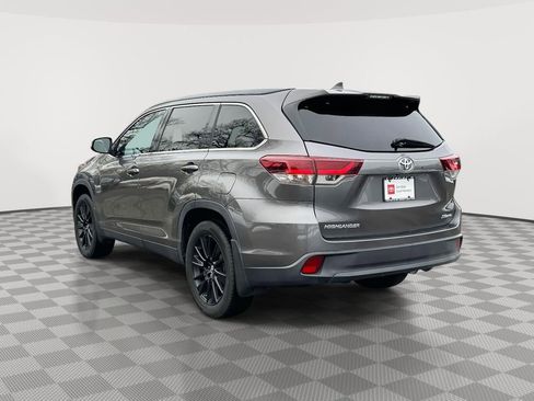 Used 2019 Toyota Highlander SE image 5