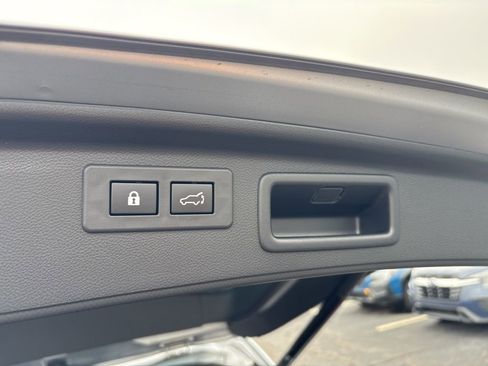 Certified 2023 Subaru Forester Limited image 27