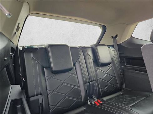 Used 2024 Volkswagen Atlas SE FWD image 17