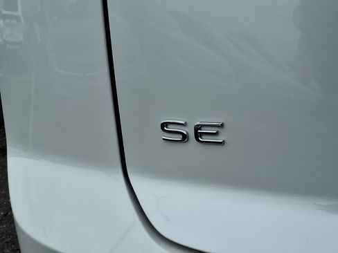 New 2026 Volkswagen Atlas Cross Sport SE FWD image 9