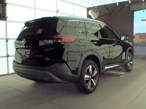 Used 2021 Nissan Rogue SL AWD/4WD image 2