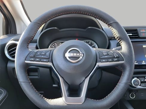 Used 2025 Nissan Versa SR image 14