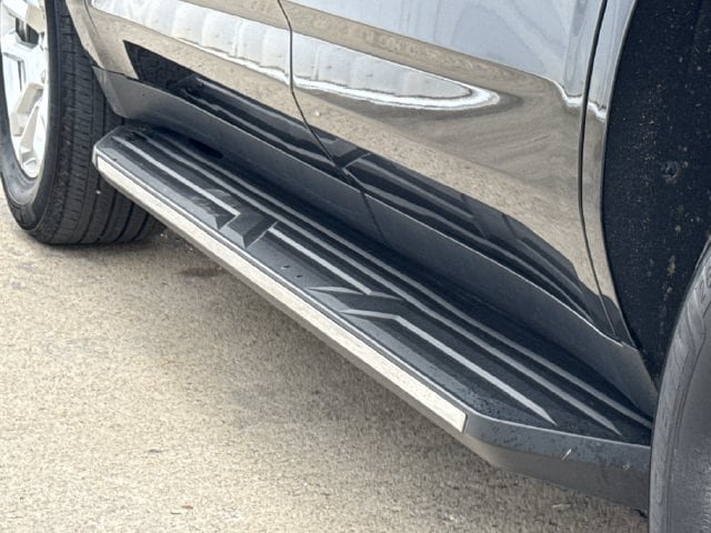 Used 2025 Chevrolet Tahoe LT RWD image 9