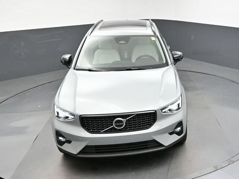New 2026 Volvo XC40 B5 Plus w/ Protection Package Premier AWD/4WD image 44