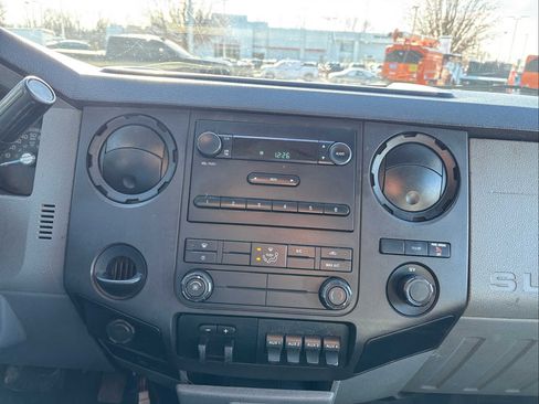 Used 2011 Ford F450 XL w/ High Capacity Trailer Tow Pkg image 13