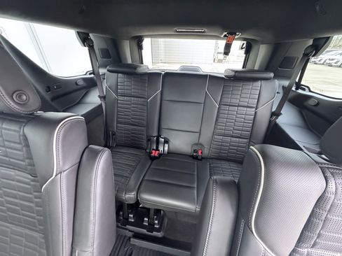 Used 2024 Cadillac Escalade Sport Platinum w/ LPO, ONYX Package image 16