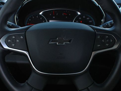 Used 2023 Chevrolet Traverse LT image 20