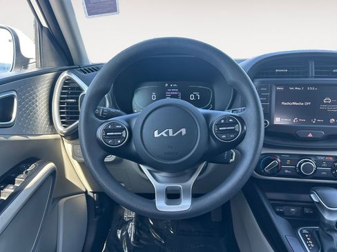 Used 2024 Kia Soul LX w/ Option Group 015 FWD image 13