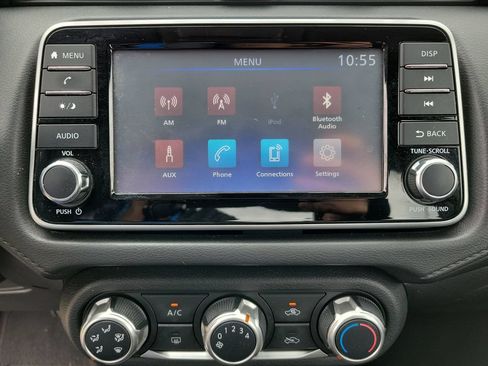 Used 2020 Nissan Versa S FWD image 14