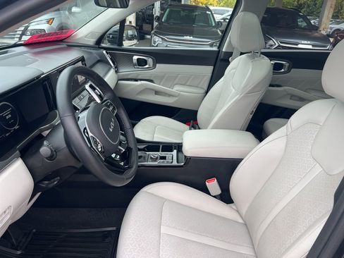 Used 2023 Kia Sorento SX image 4
