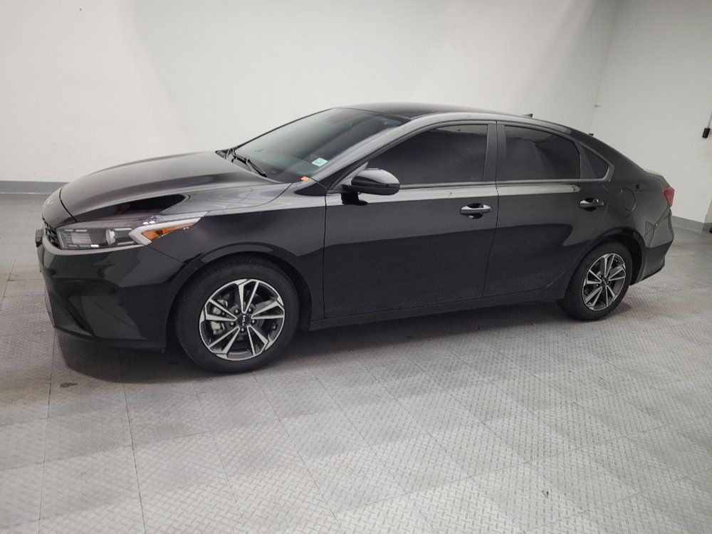 Used 2023 Kia Forte LXS FWD image 2