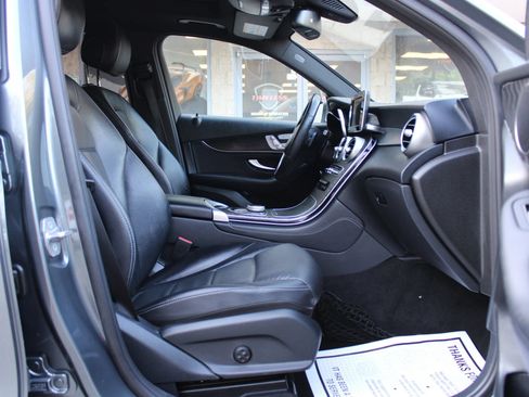 Used 2018 Mercedes-Benz GLC 300 4MATIC image 17