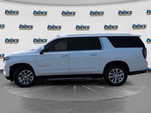 Used 2022 Chevrolet Suburban Premier w/ Premium Package RWD image 12