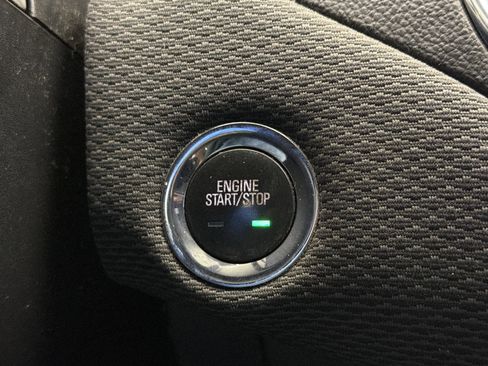 Used 2017 Chevrolet Cruze LT w/ Convenience Package image 21