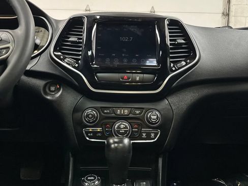 Used 2022 Jeep Cherokee Limited AWD/4WD image 24