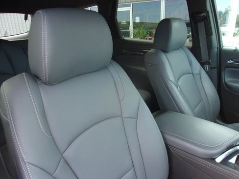 Used 2024 Buick Enclave Premium AWD/4WD image 14