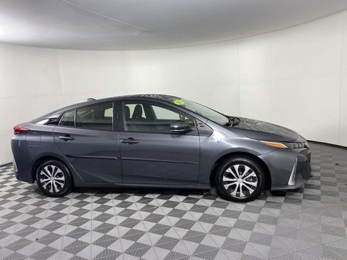 Used 2022 Toyota Prius Prime LE FWD image 10