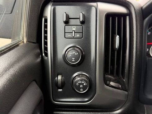 Used 2017 Chevrolet Silverado 1500 LT w/ All Star Edition AWD/4WD image 31