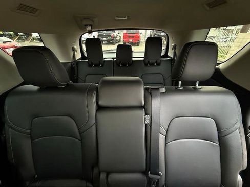 New 2025 Nissan Pathfinder SL image 10