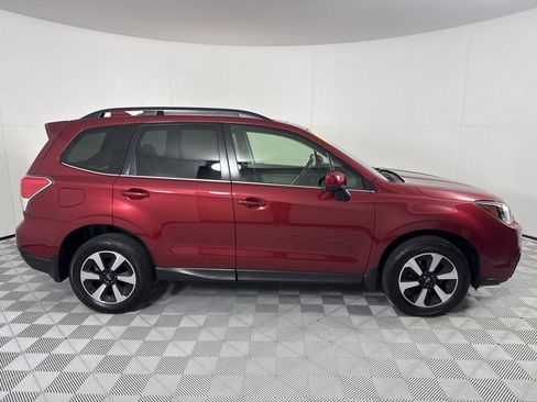 Used 2017 Subaru Forester 2.5i Limited w/ Popular Package #2 image 4