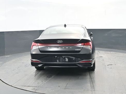 Used 2022 Hyundai Elantra Limited image 4