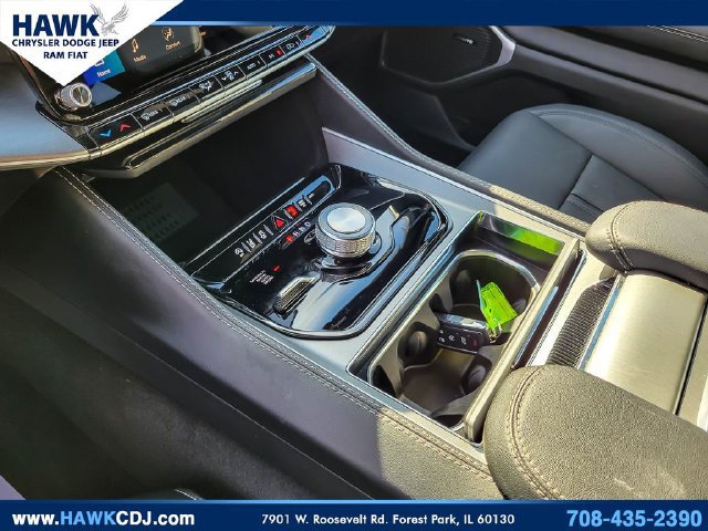 Used 2026 Jeep Grand Wagoneer Limited AWD/4WD image 24