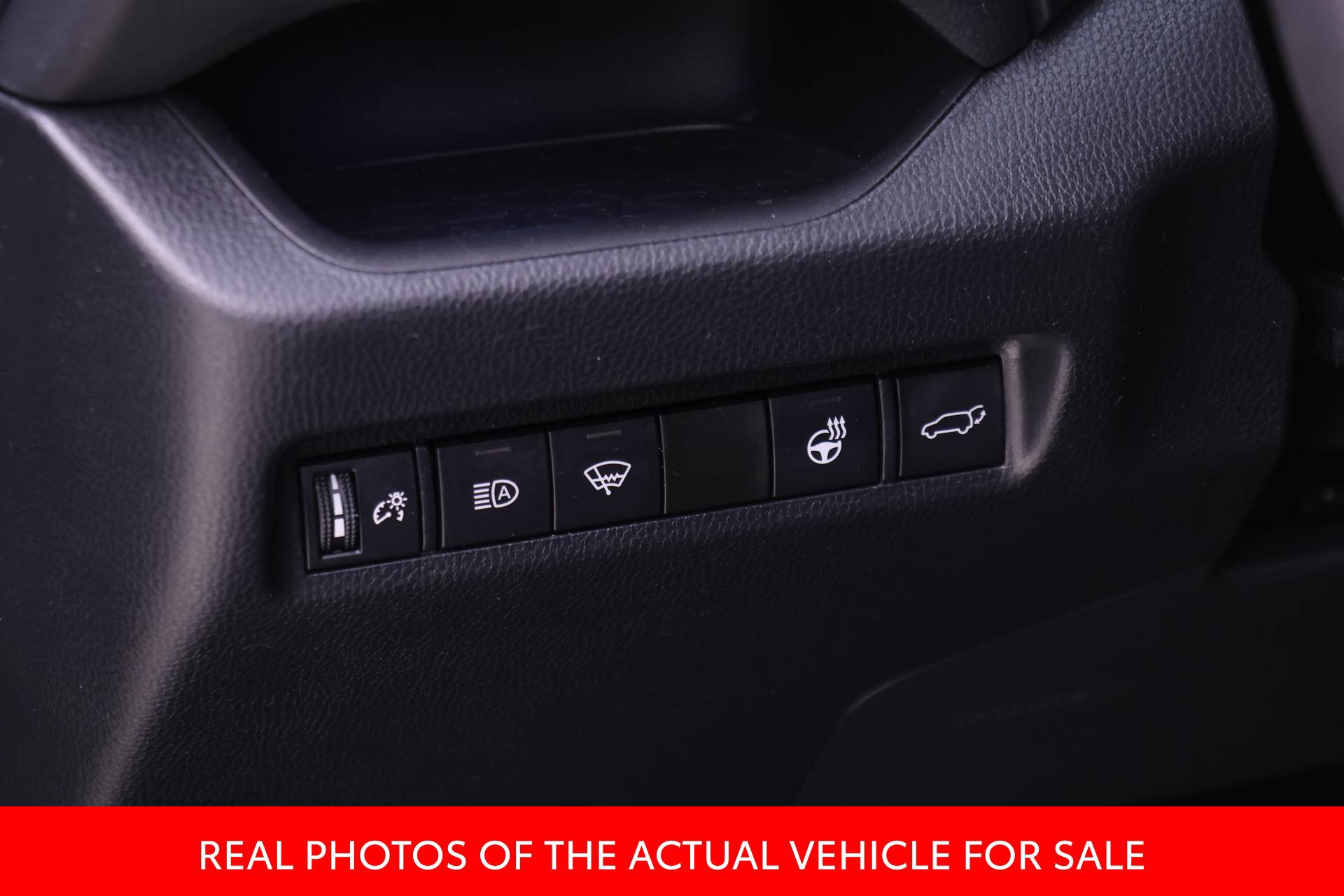 Used 2021 Toyota RAV4 XSE AWD/4WD image 16