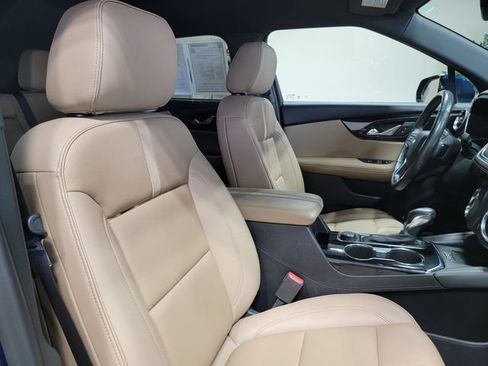 Certified 2022 Chevrolet Blazer Premier w/ Enhanced Convenience Package AWD/4WD image 16