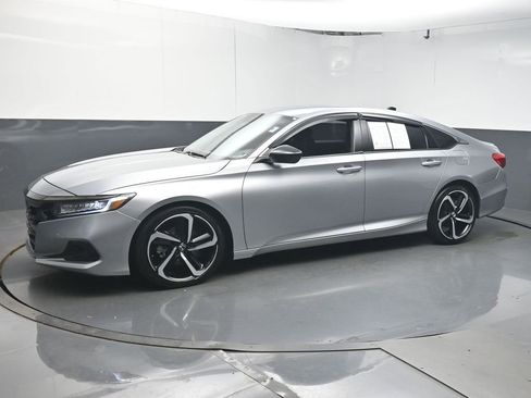 Used 2021 Honda Accord Sport image 4