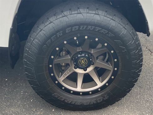 Used 2015 Toyota 4Runner 4WD image 5