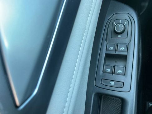 New 2025 Volkswagen Taos SE image 21