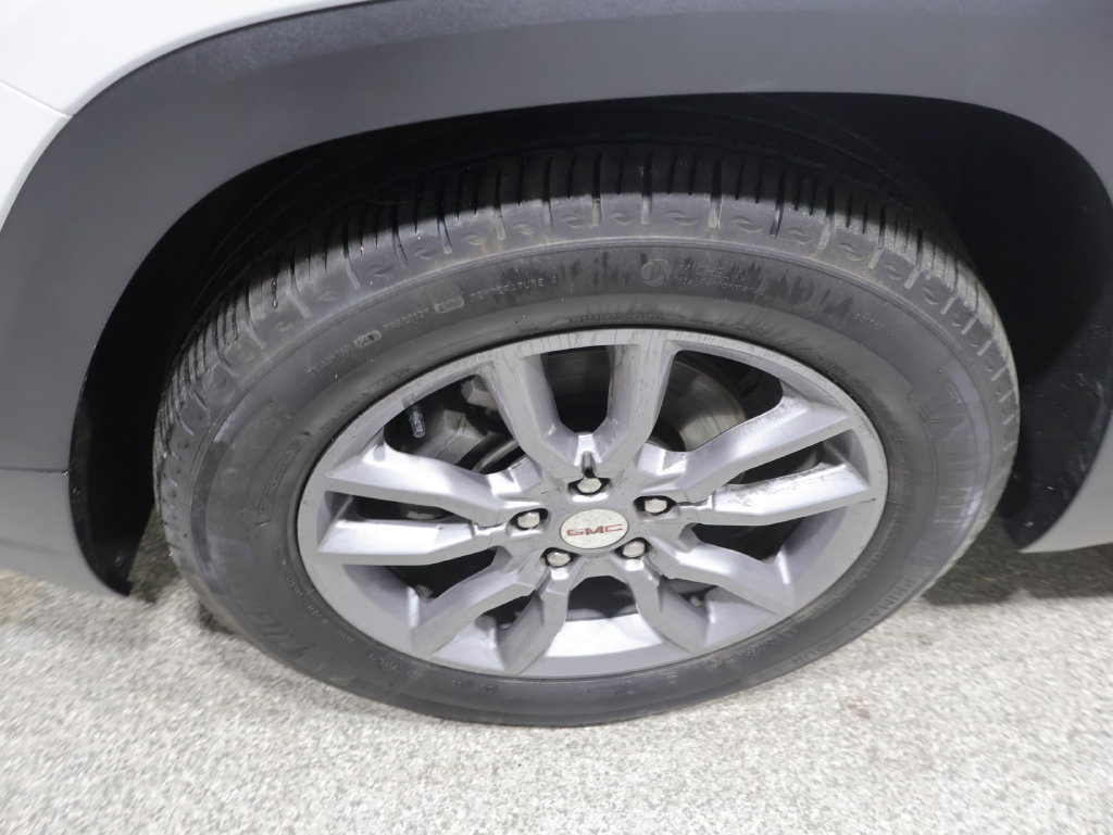 Used 2024 GMC Terrain SLT AWD/4WD image 9